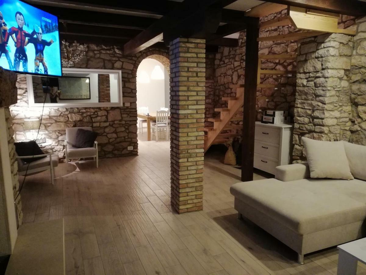 Tailor's House *